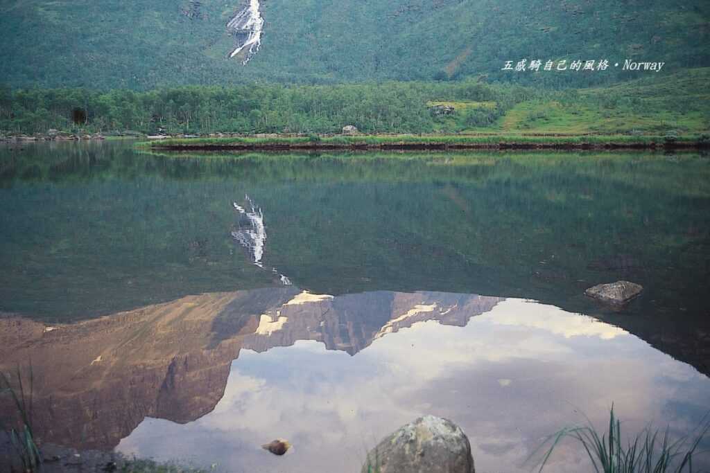 明鏡般倒影也是旅店大賣點