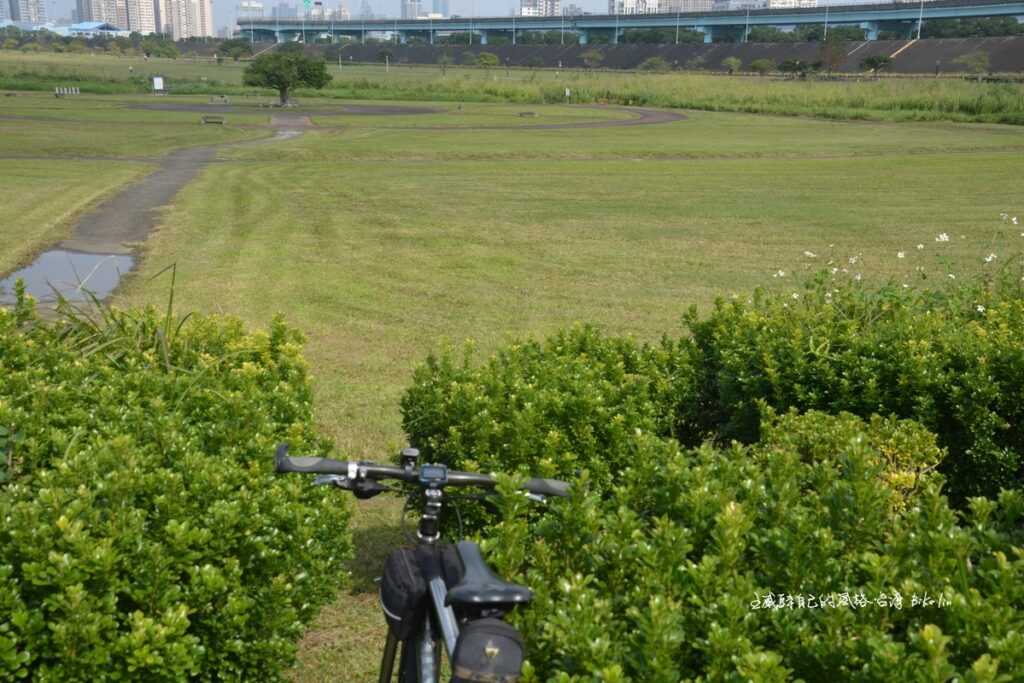 古老水圳「大安圳」遺留擺接平原縮版「希望之丘」