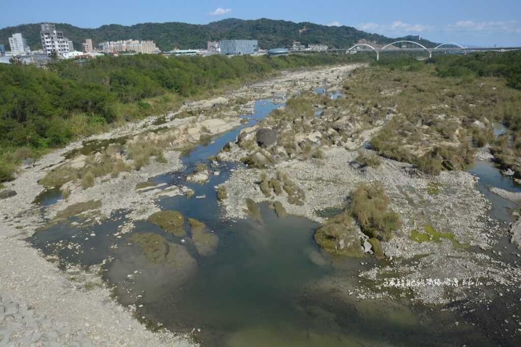 三鶯大橋俯瞰大漢溪河床峽谷氣勢 