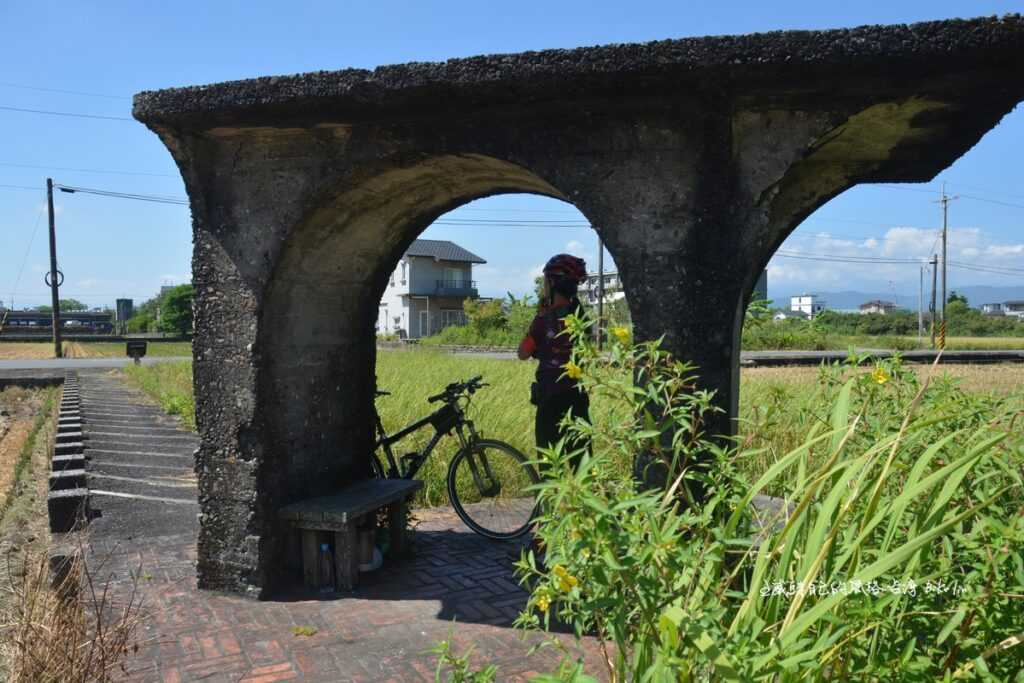 又回復到空蕩加水站水泥墩柱