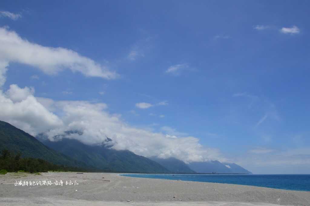 已經有名氣「康樂海灘」，簡單海岸景觀