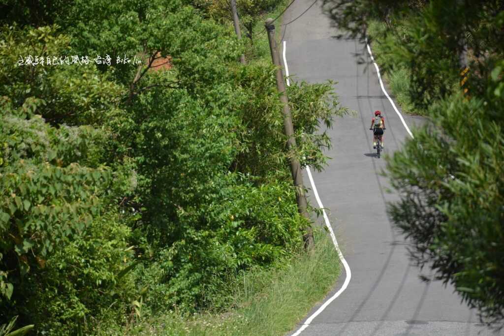 轉折銜接北7與101公路需要陡峭起伏農路來貫通