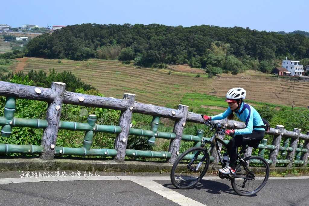 再一次蹬上來犒賞社厝坑梯田