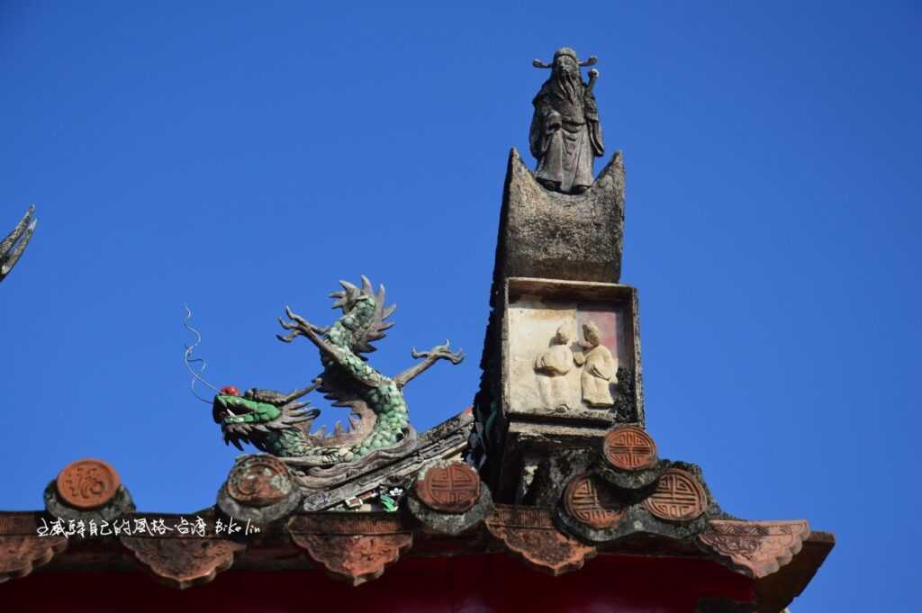 雕工細緻1824年鄞山寺