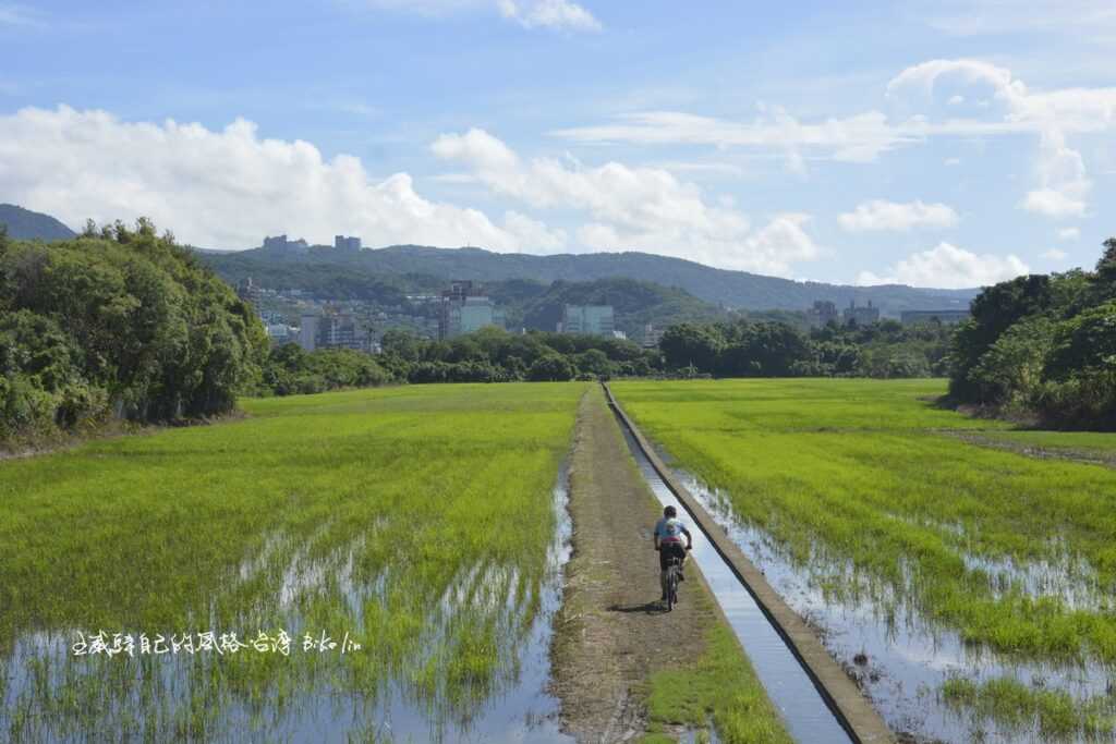 靜靜地直接融入風情畫
