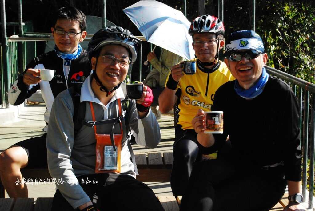 苦茶濃郁厚實感直灌內心苦後回甘的實在