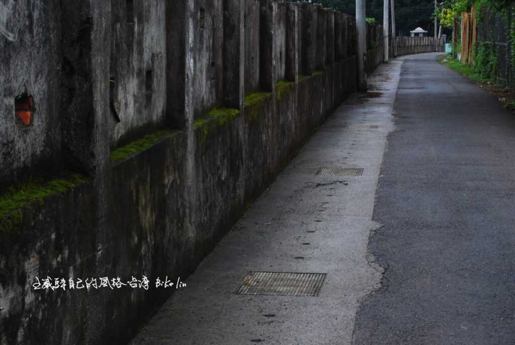 關渡師淡海旅小坪頂營區舊時光圍牆