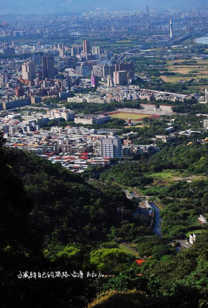 圖下方明顯貴子坑溪河岸