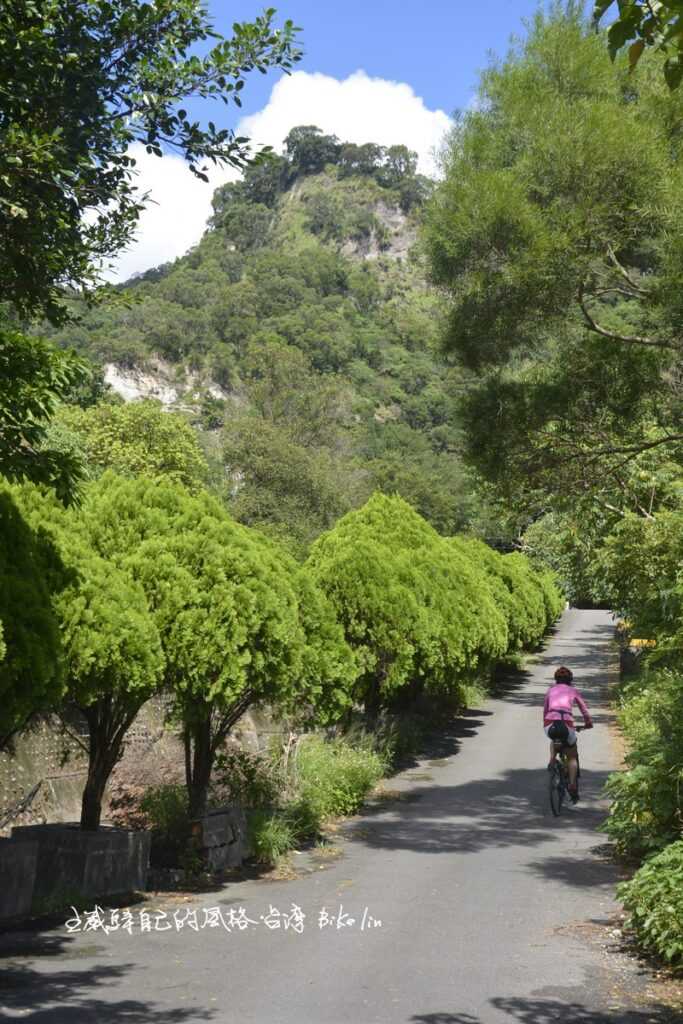 秀山路/中和街爬升長陡坡至貴子坑坡頂