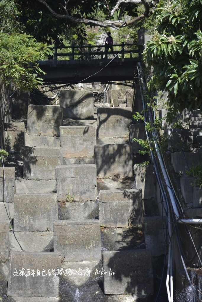 貴子坑溪檔水石牆堆